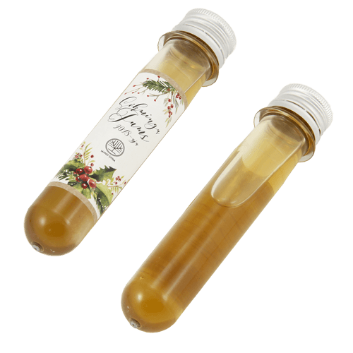 Mėgstama arbata arba natūralus bičių medus stikliniame mėgintuvėlyje. Logotipas ir sveikinimai ant etiketės. Tinka kaip simbolinę dovanėlė ir kaip rinkinio sudedamoji dalis.

 