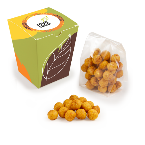 Natūralus ir labai skanūs „saldainiai“ reklaminėje dėžutėje su 
logotipu. Originalus suvenyras su natūraliais mango rutuliukais puikiai tinka ten kur tradiciškai yra dovanojami saldainių dėžutės 

Verslo suvenyras dažniems susitikimams su klientais arba darbuotojų motyvacijai 

Labai skanūs ir minkšti mango rutuliukai gaminami iš 100% natūralių 
ingredientų, yra be pridėtinio cukraus, be gliuteno. Produkte yra daug vitaminų, mineralų ir skaidulų. Jie tinka vegetarams ir veganams

Nemokamai sukursime individualų dėžutės dizainą su jūsų įmonės 
atributika

Dėžutės yra pagamintos iš kartono turinčio FSC sertifikatą. Kartono 
dėžutės yra 100% perdirbamos