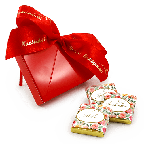 Širdelės formos saldainių dėžutė su logotipu – tradicinė dovanėlė 
Valentino dienos proga. Raudonos spalvos dėžutėje su proginiu kaspinu 
keturi šokoladukai su palinkėjimais arba įmonės logotipu. Užsakant 
100 vnt. sukursime unikalaus dizaino dėžutę išskirtinai Jums.
