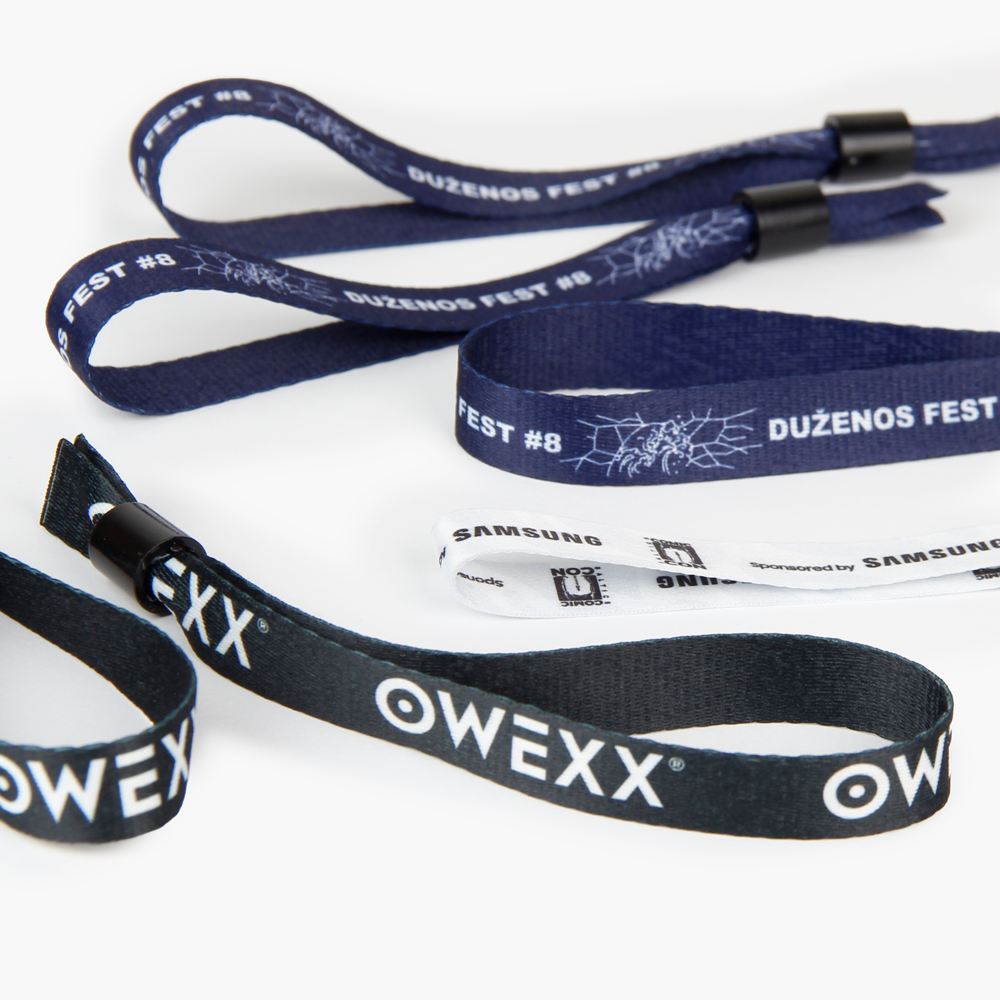 Medžiaginės kontrolinės renginių juostelės (apyrankės) su spauda | saldireklama.lt