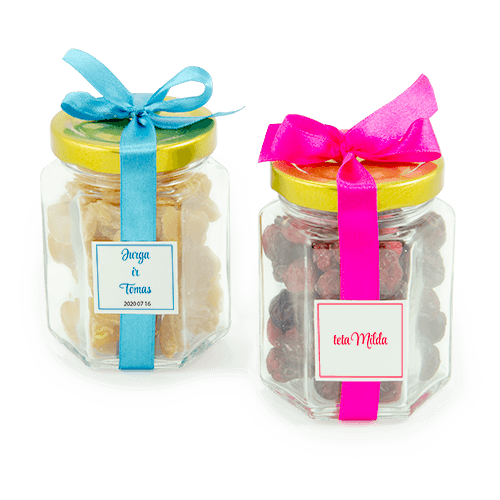 Elegant hexagon container with cranberry, quince, rhubarb or pumpkin. Decorated 
with selected color ribbon and label with names or greetings. Looks great as a table card or a small gift for guests.