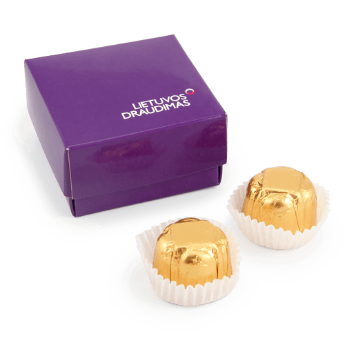 Miniatiūrinė saldainių dėžutė su logotipu. Dėžutės dugnelis išsiskleidžia kaip lėkštutė.
 