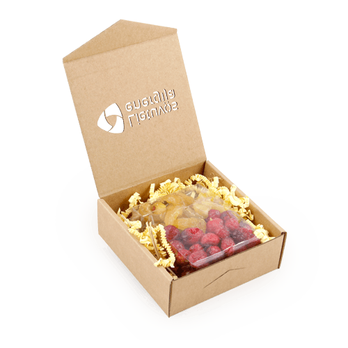 Rhubarb, quince, pumpkin or cranberry candied fruit with the logo. Box 
from brown corrugated cardboard. The logo can be carved on the cover, printed on the sleeve, ribbon or postcard.